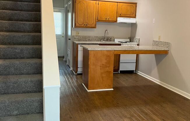 1 bed, 1 bath, 600 sqft, $1,200, Unit D5