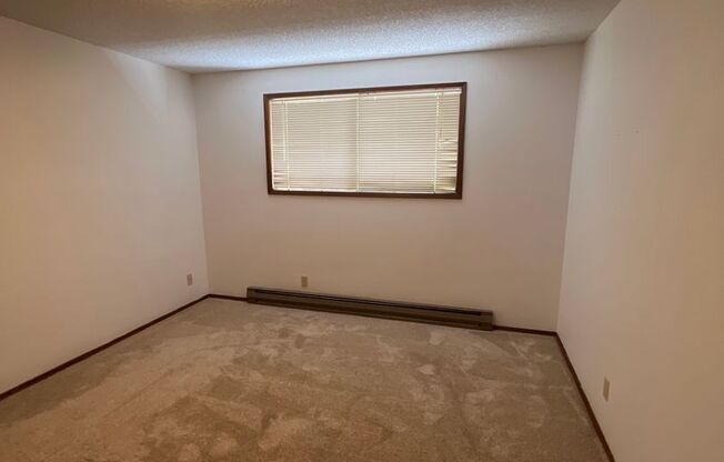 2 beds, 1 bath, 700 sqft, $1,075, Unit 378D