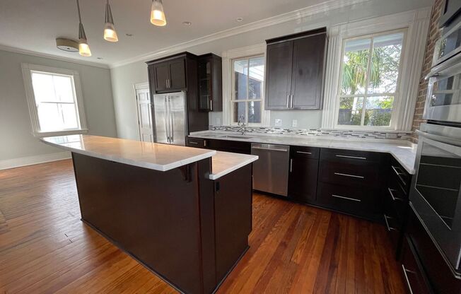 Available Now! Stunningly Remodeled 3 BR/2.5 BA Available in Downtown Charleston!