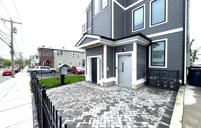39 RICH ST