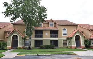 Condo Convenient to Attractions! Bella Vista Community! AVAILABLE AUGUST 13th!