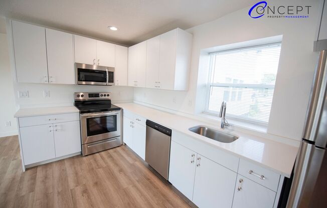 1 bed, 1 bath, 402 sqft, $1,315, Unit 121- (44)