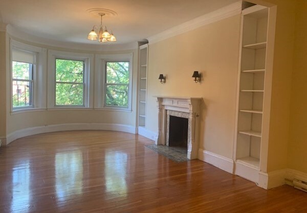 154 NEWBURY ST