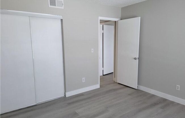 2 beds, 2 baths, $1,350, Unit Building 4