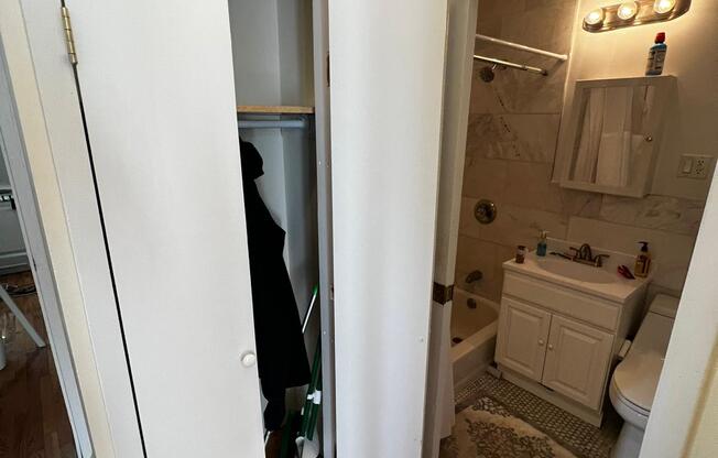 2 beds, 1 bath, $3,999, Unit 1B