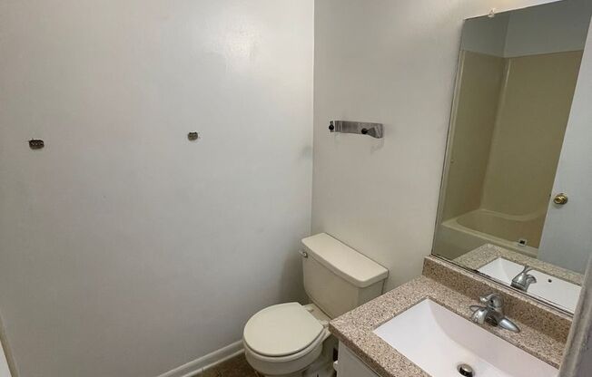 1 bed, 1 bath, 468 sqft, $525, Unit Unit 2