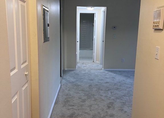 1 bed, 1 bath, 675 sqft, $1,700, Unit D