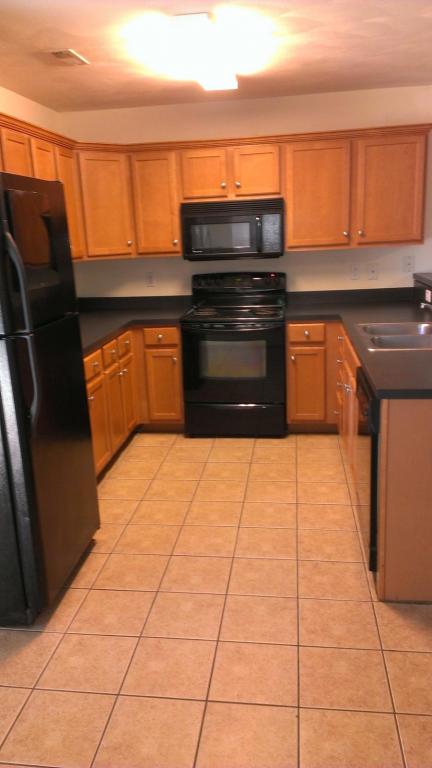 1503 W 40 ST