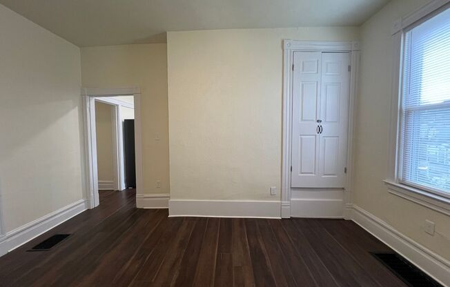 2 beds, 1 bath, $1,295