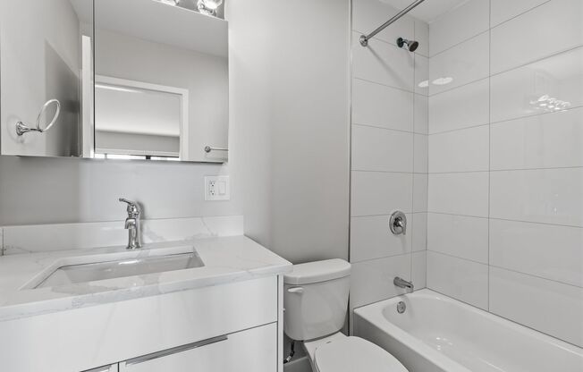 1 bed, 1.5 baths, 678 sqft, $2,500, Unit 14G