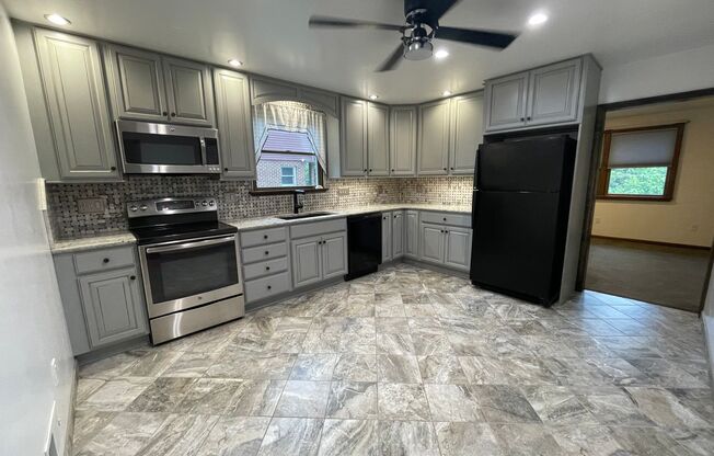 Nicely Renovated 2 Bedroom/2  Bath in Bon Air!