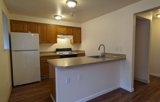 2 beds, 1 bath, 750 sqft, $1,425, Unit 26