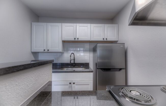 1 bed, 1 bath, 500 sqft, $850, Unit 02J