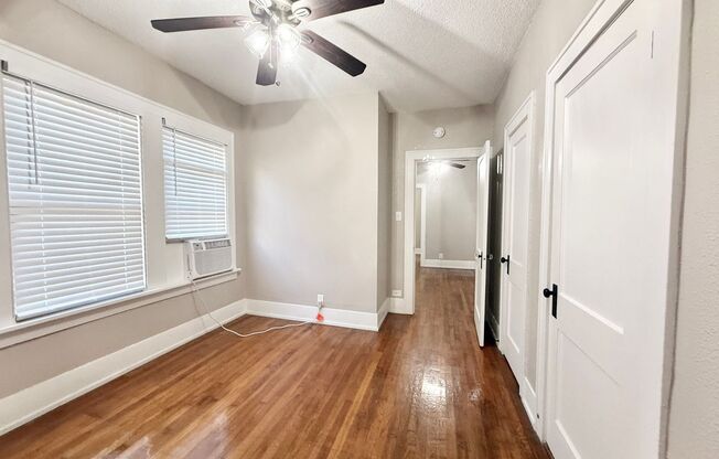 1 bed, 1 bath, $1,075, Unit B2607