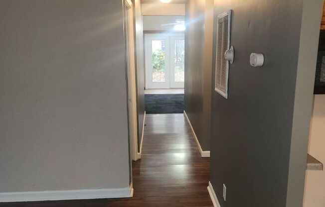 3 beds, 1 bath, $1,250