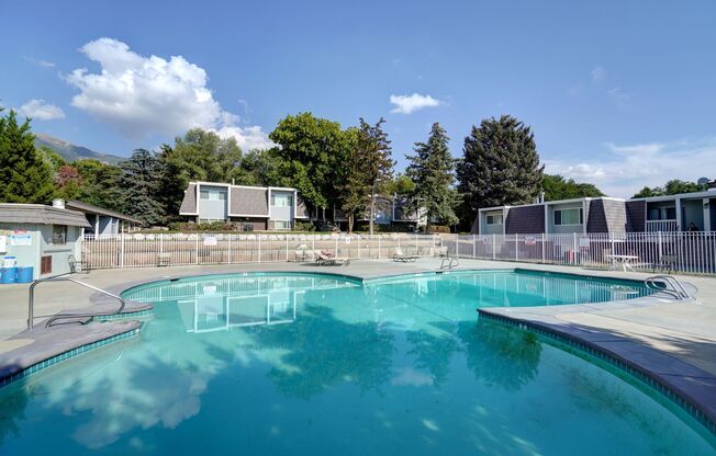 3 beds, 1.5 baths, 1,050 sqft, $1,385, Unit 96