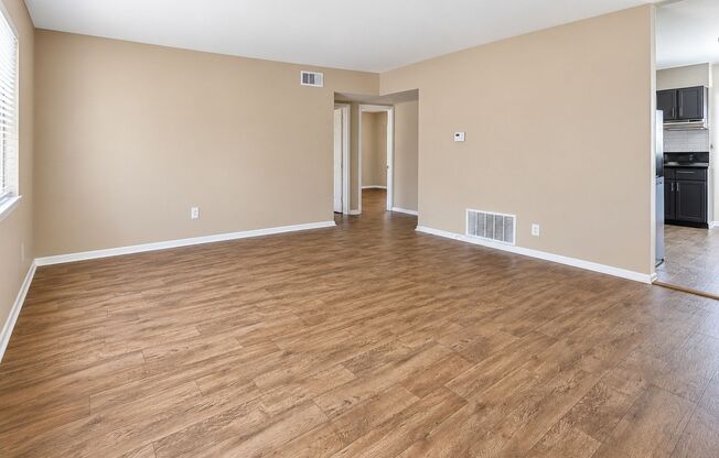 2 beds, 1 bath, 1,010 sqft, $1,150, Unit I01