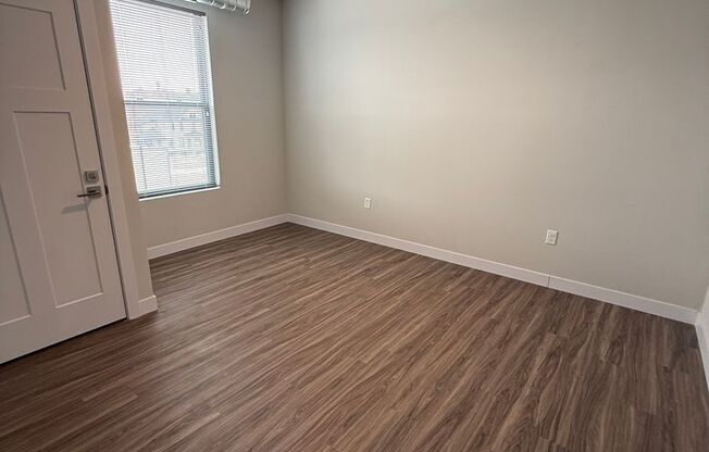 1 bed, 1 bath, 760 sqft, $1,300, Unit 207