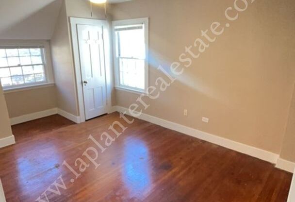 3 beds, 1 bath, $1,350