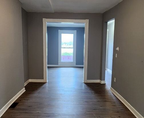 3 beds, 1 bath, $1,300