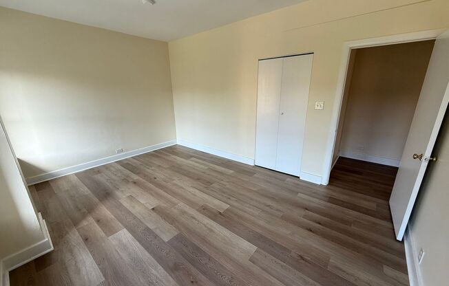 1 bed, 1 bath, 572 sqft, $1,510, Unit Old King Edward 21