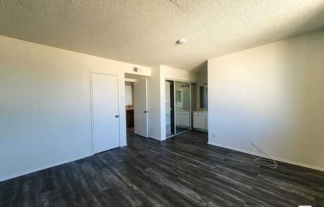 1 bed, 1.5 baths, 1,000 sqft, $3,295, Unit 203