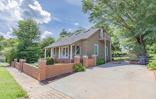 4 Bedroom 4 Bathroom Home within walking distance to Downtown Simpsonville!