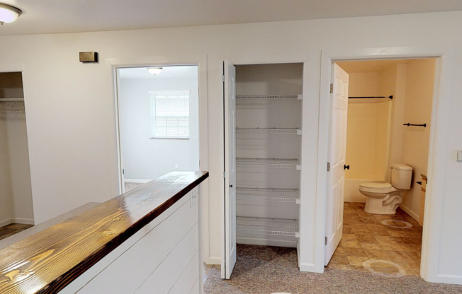 2 beds, 1 bath, 840 sqft, $1,525