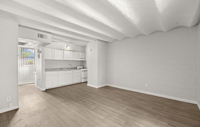 Studio, 1 bath, $775, Unit 72