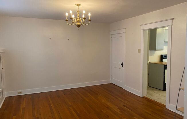 Open & Bright! 3 bedroom duplex