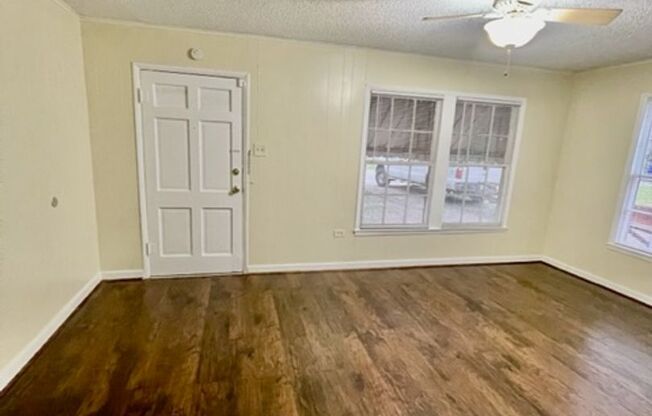 2 beds, 1 bath, $1,000