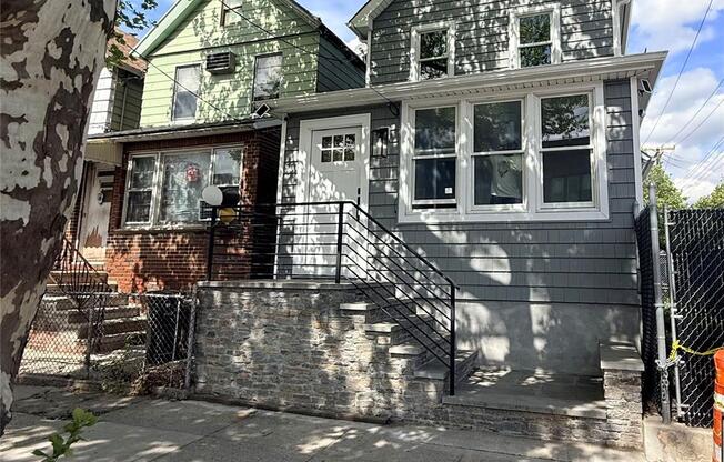 1017 E 92 ST