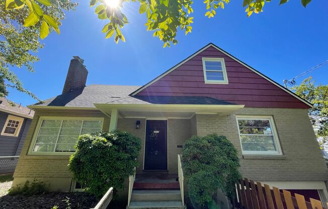 Fully Renovated ~ 4Bd/ 2Ba Home in Concordia Neighborhood in Portland ~ AC, Huge Back Deck, Stainless Steel Appliances, Quartz Countertops!!!