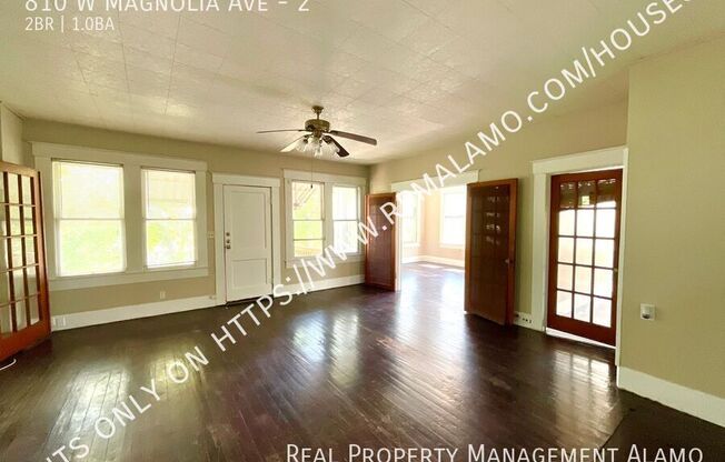 810 W MAGNOLIA AVE