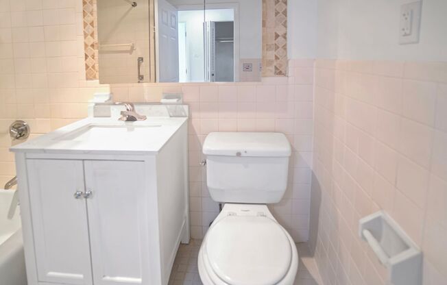 2 beds, 1 bath, 1,050 sqft, $2,450, Unit 57-3