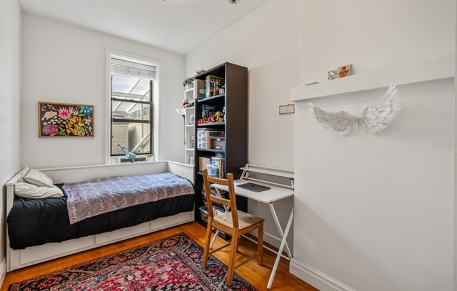 584 VANDERBILT AVE