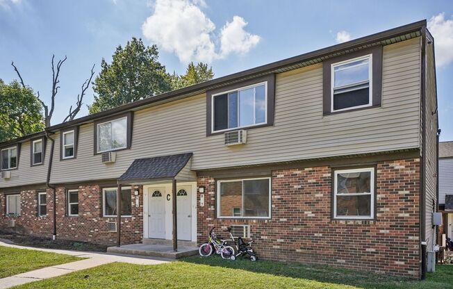 1 bed, 1 bath, 700 sqft, $1,350, Unit G2