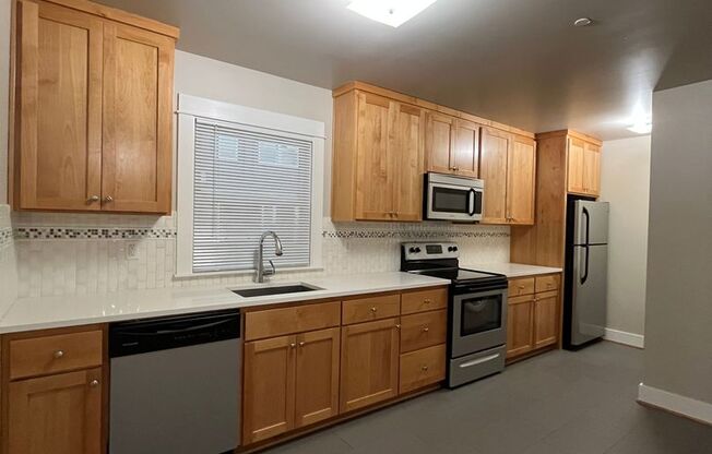 2 beds, 1 bath, $1,895