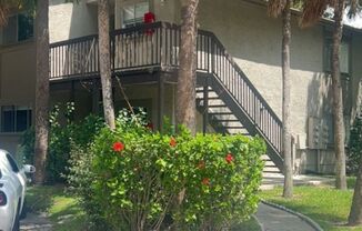 2 Bedroom, 2 bathroom condo For Rent in Town N Country!