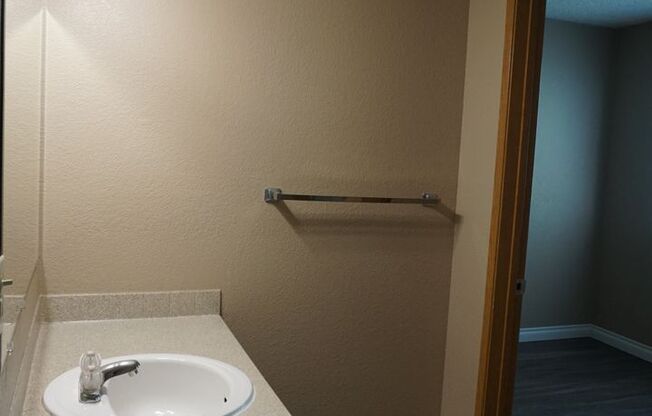 3 beds, 2 baths, 643 sqft, $2,450, Unit A303