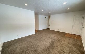 2 beds, 1 bath, 700 sqft, $950