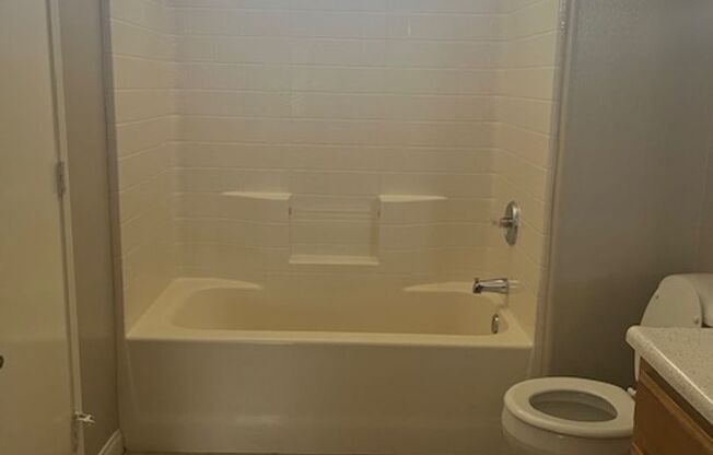 2 beds, 1 bath, 811 sqft, $1,595, Unit 8440-A
