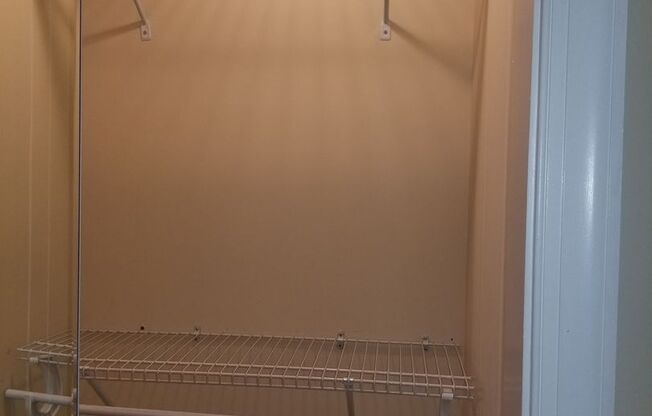 Studio, 1 bath, 300 sqft, $1,480, Unit 7