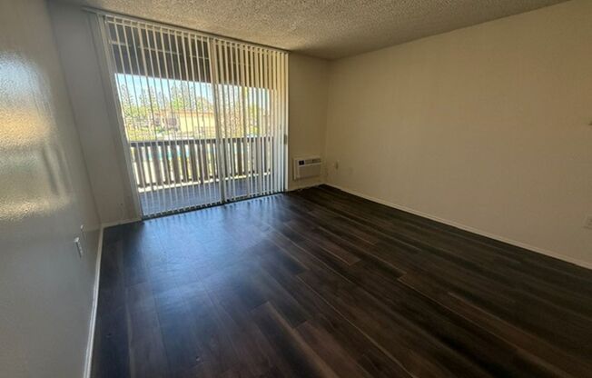 1 bed, 1 bath, 716 sqft, $2,150, Unit J010