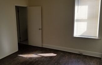 3 beds, 1 bath, $1,250