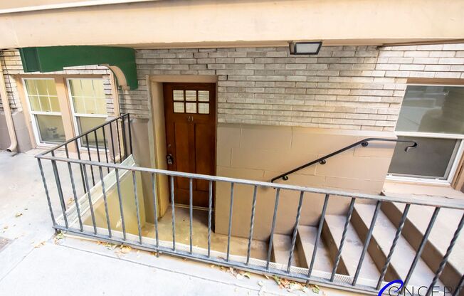 1 bed, 1 bath, 685 sqft, $1,285, Unit 21