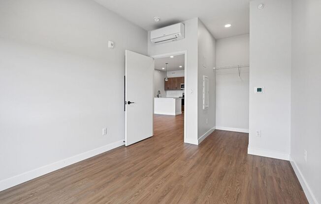 1 bed, 1 bath, 715 sqft, $1,450, Unit 305