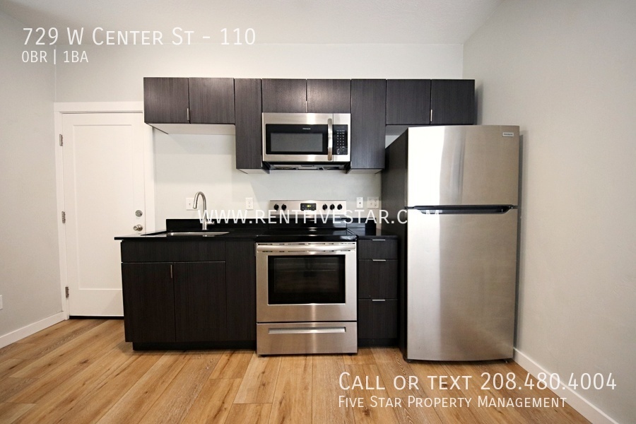 729 W CTR