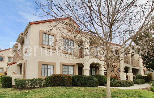 Sabre Springs, 13059 Wimberly Sq #130, AC, Comm Pool and Spa!