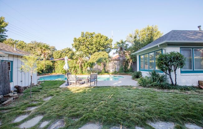 Historic HighLand Park Cottage and Backhouse with Pool